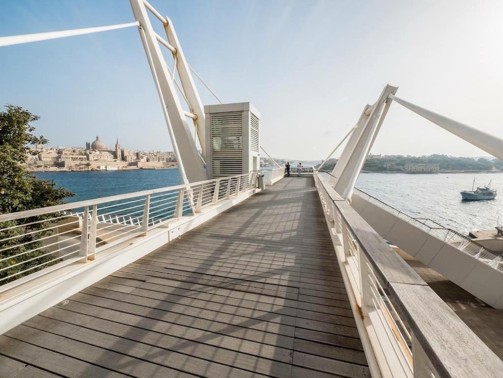 Unbeatable Location Valletta And Harbour Views Leilighet Sliema Eksteriør bilde
